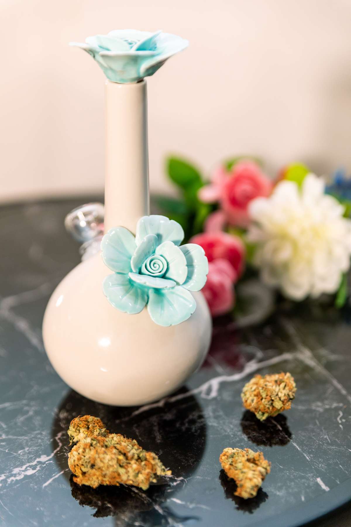 My Bud Vase Rosette White Porcelain Water Pipe