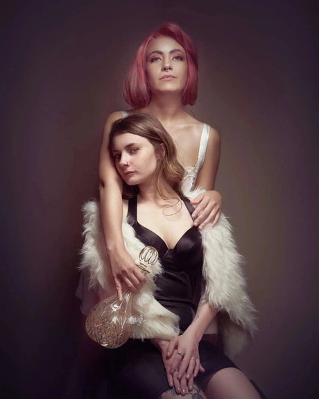 My Bud Vase® Stardust – Textured Glass Vase Bong with Gold Detailing